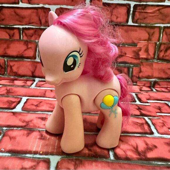 My Little Pony Pinkie Pie interactive toy - Picture 1 of 6